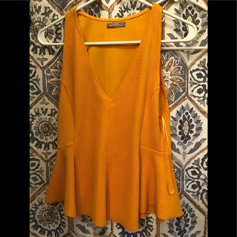 Zara top- like new